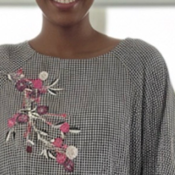 ✨ NWT Neiman Marcus Embroidered Statement Sleeve Dress ✨ - Picture 5 of 10